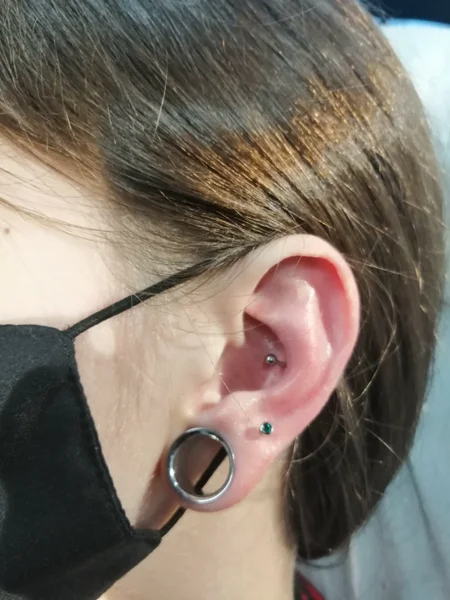 stretched earlobe upperlobe conch