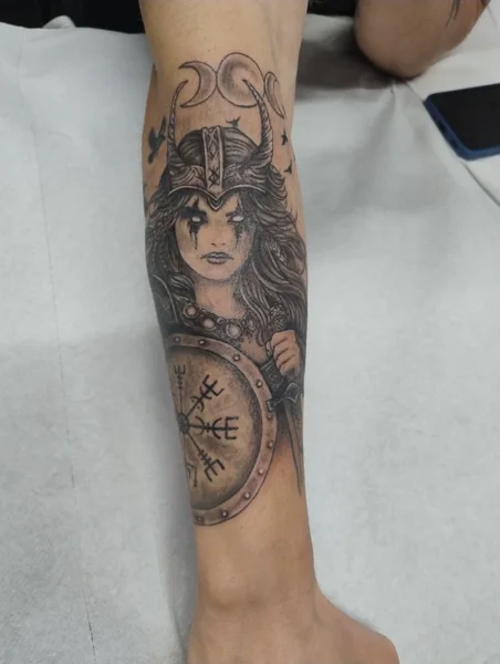 black-work-valchiria-arcana