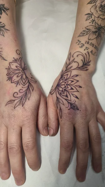 decorativi-ornamentale-mani
